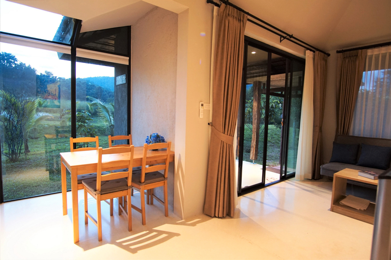 Dining Room 14