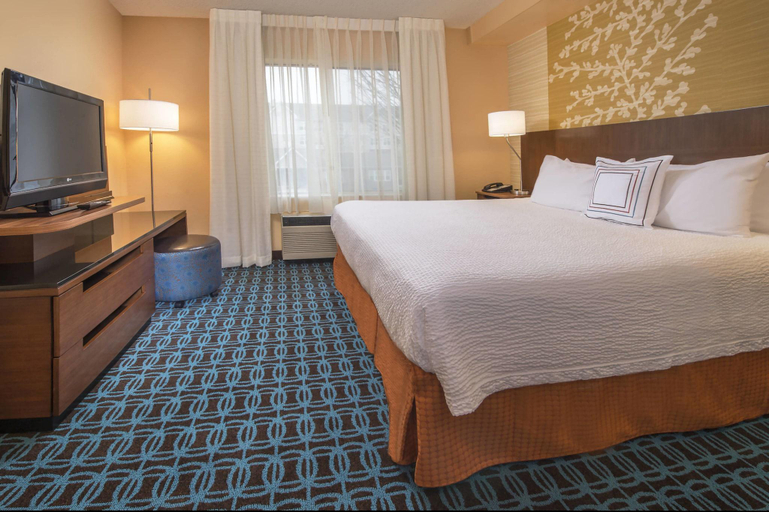 Bedroom 3, Fairfield Inn & Suites Frederick, Frederick