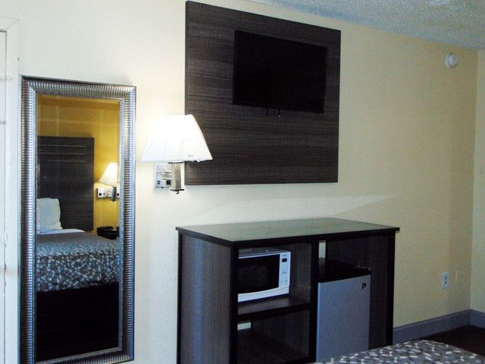 Bedroom 4, Knights Inn Antioch, Davidson