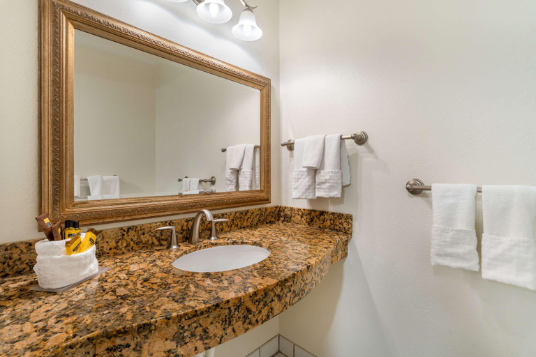 Bathroom 11