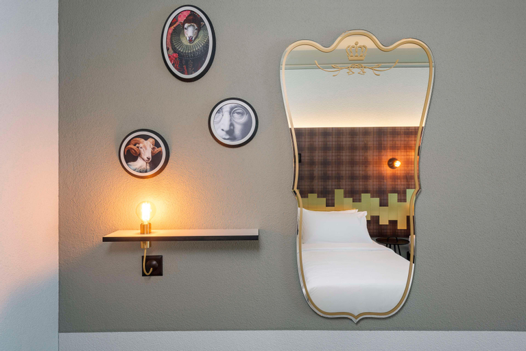 Bathroom 12