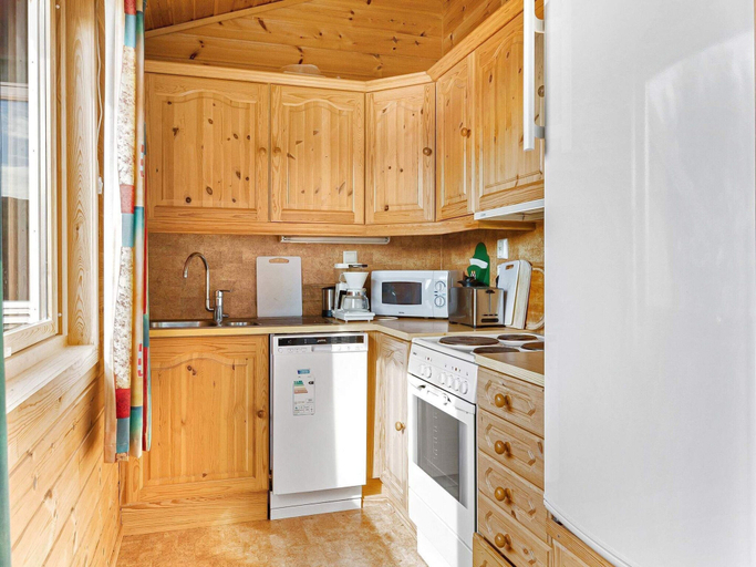 Others 4, 6 Person Holiday Home in Anneland, Gulen