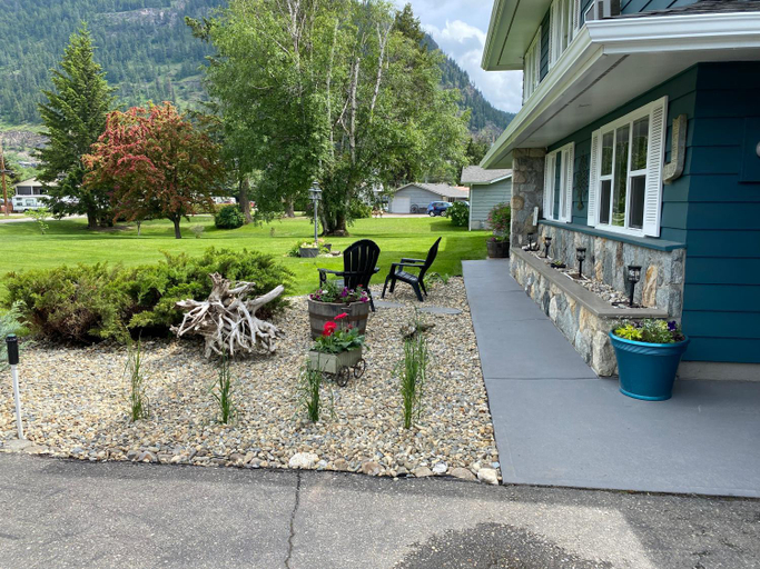 Others 5, Sunny Shuswap B&B, Thompson-Nicola