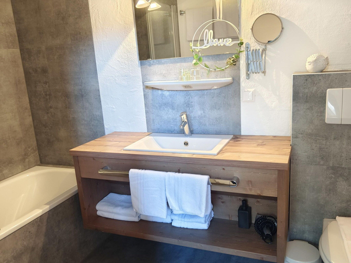 Bathroom 3, Apartment in the ski and Hiking Area in Mallnitz, Spittal an der Drau