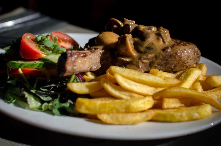 Food & Drinks 4, Racecourse Hotel and Motor Lodge, Christchurch