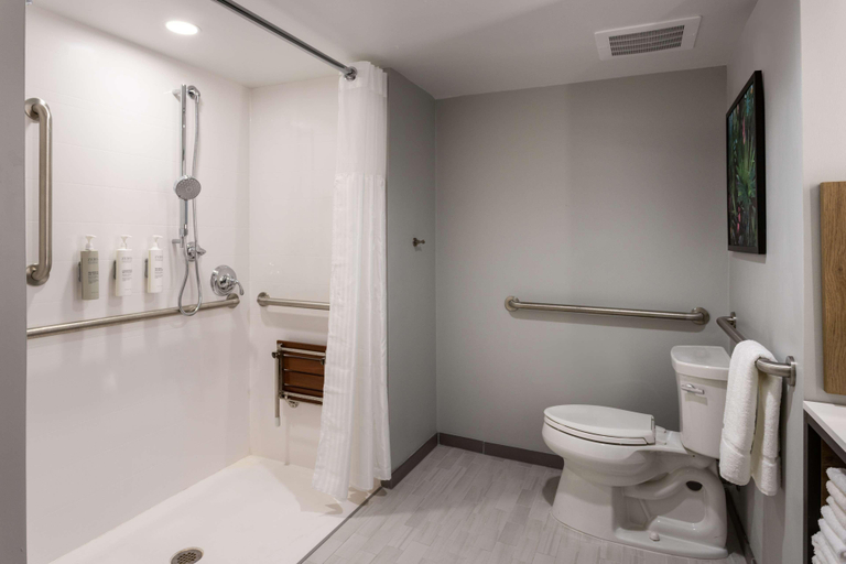 Bathroom 26