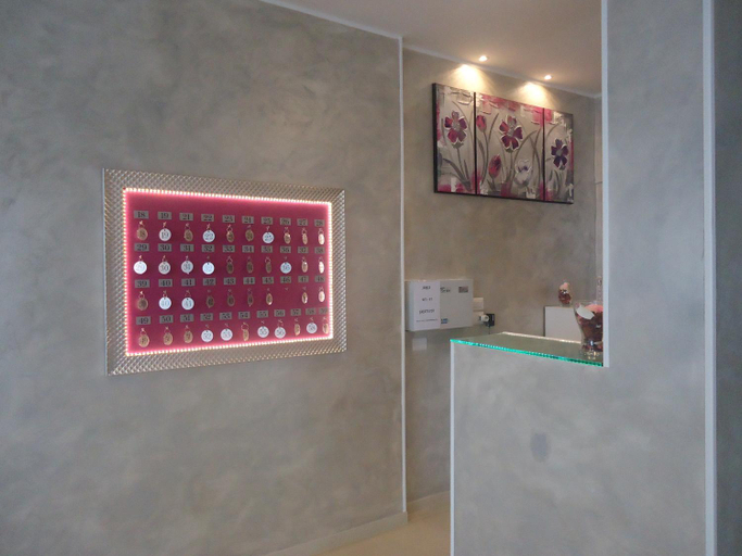 Bathroom 4, Hotel Mont Blanc, Rimini
