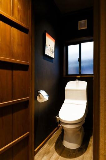 Bathroom 4, Yaeyatoichicho, Kyoto