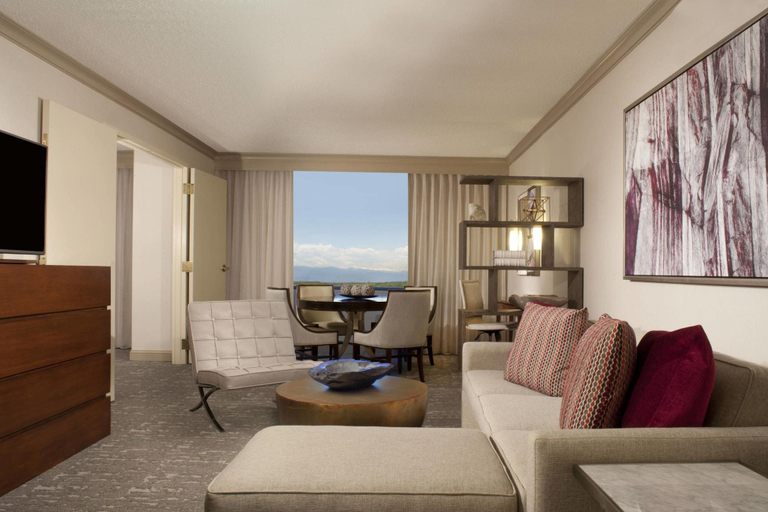 Bedroom 3, Denver Airport Marriott at Gateway Park, Denver