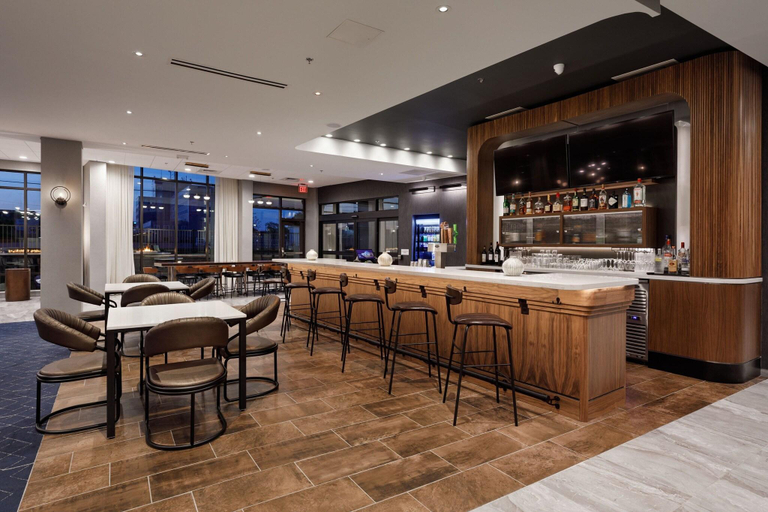 Food & Drinks 5, Courtyard Richmond West, Henrico