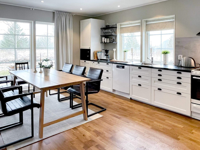 Private kitchen, 4 Star Holiday Home in Kopingsvik, Borgholm