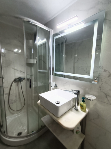 Bathroom 3, Couple's Escape, Attica