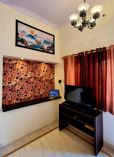 Public Area 3, Aditya Premium HomeStay- Furnished Air Conditioned- 2BHK, Jabalpur
