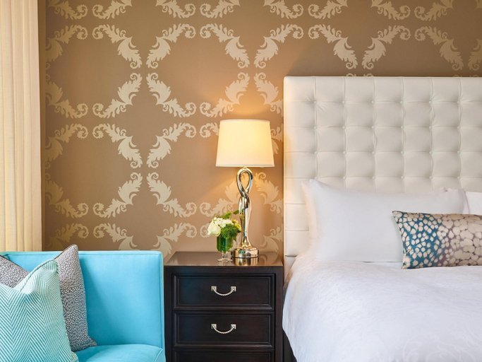 Bedroom 3, The Nines, A Luxury Collection Hotel, Portland, Multnomah