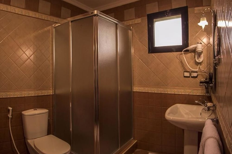 Bathroom 4, Platinum Seventy Serviced Apartments, Jeddah