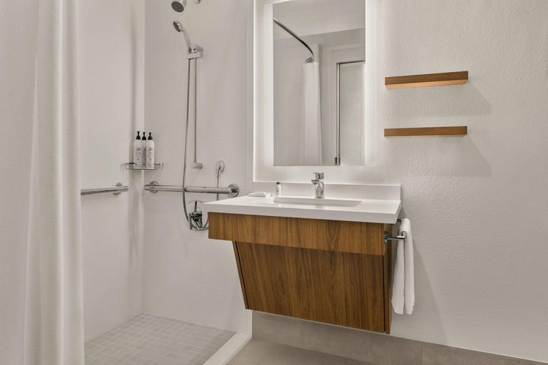 Bathroom 5, Delta Hotels by Marriott Orlando Celebration, Osceola