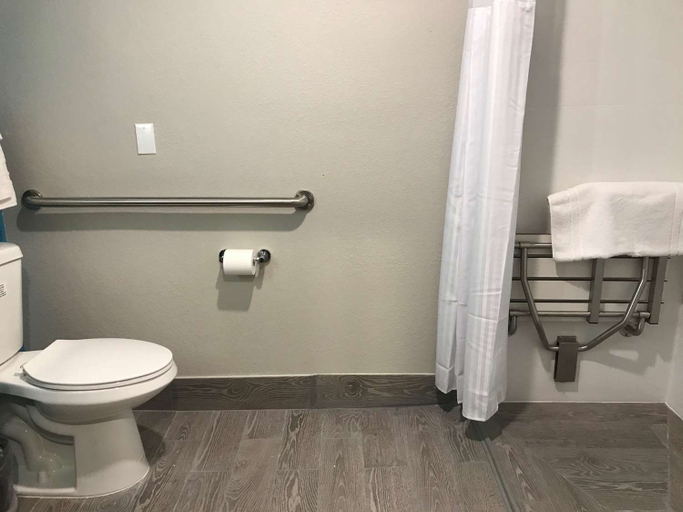 Bathroom 4, Best Western Plus Panama City Hotel, Bay