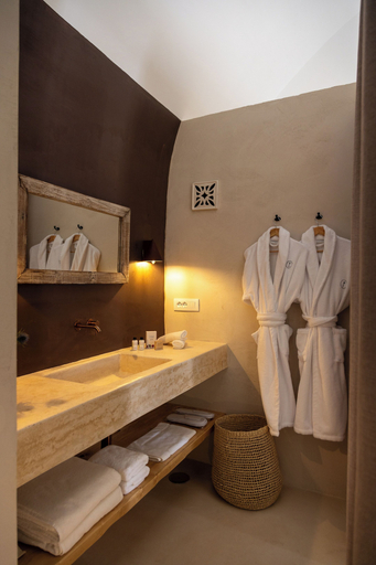 Bathroom 3, Masseria Valentina, Brindisi