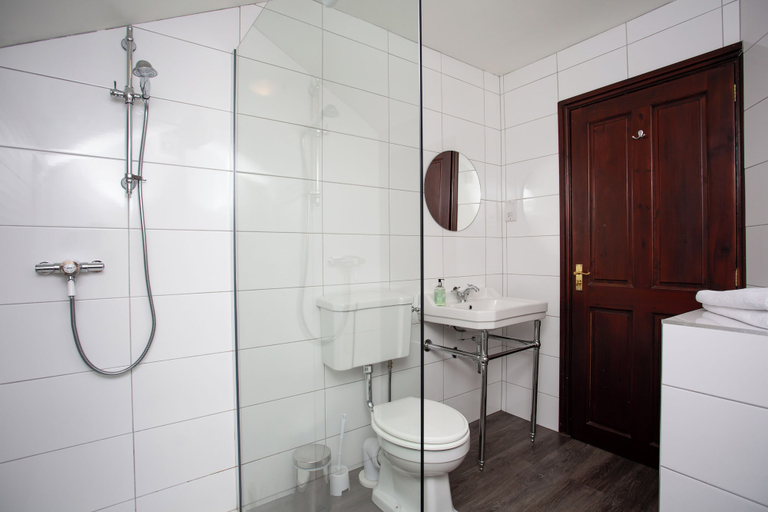 Bathroom 3, The Olde Ship Inn, Northumberland