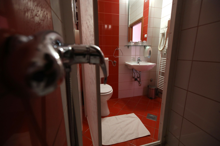 Bathroom 4, Hotel Zagi, Oroslavje