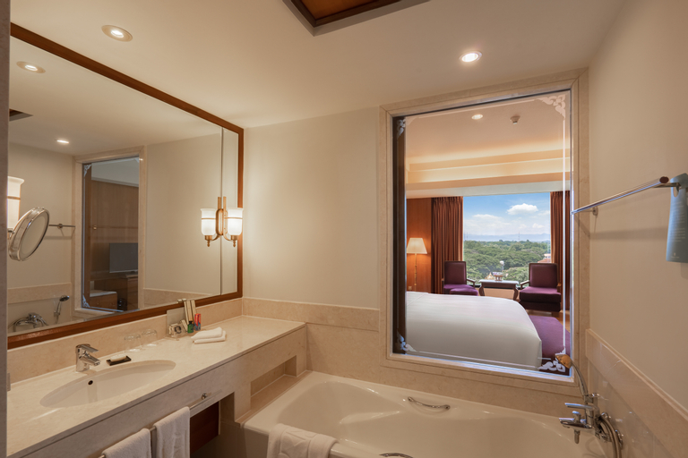 Bathroom 12
