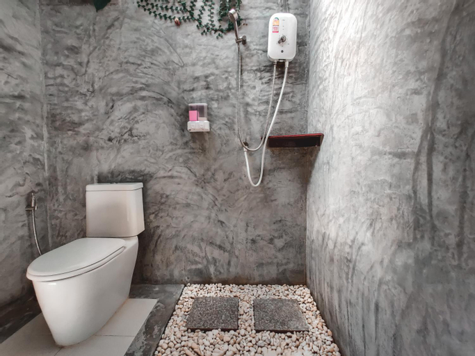 Bathroom 7