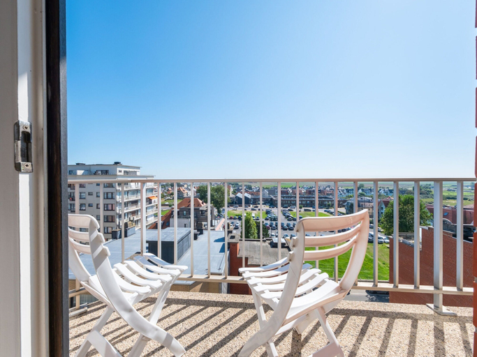 Others 5, Bright apartment with sea view, West-Vlaanderen