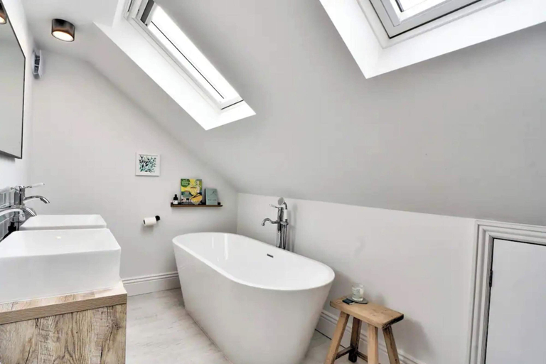 Bathroom 3, Stunning House in Leigh-on-sea, Southend-on-Sea