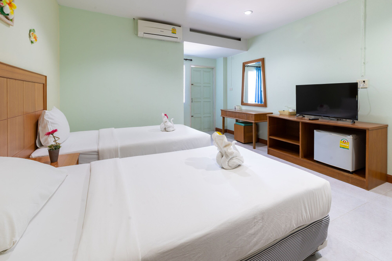 Bedroom 3, Horizon Hotel, Muang Surat Thani