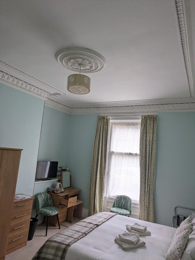 Others 3, McCrae's Bed and Breakfast, Edinburgh