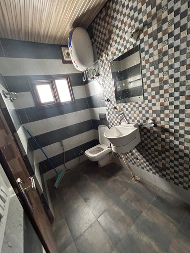 Bathroom 4, Annadale View, Shimla