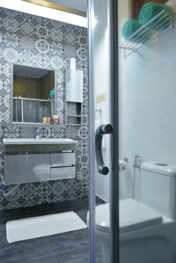 Bathroom 3, Veli Vilaa, Kaafu Atoll