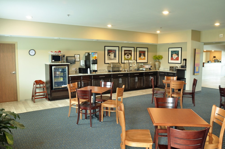 Food & Drinks 3, Brookstone Lodge & Suites, Kossuth