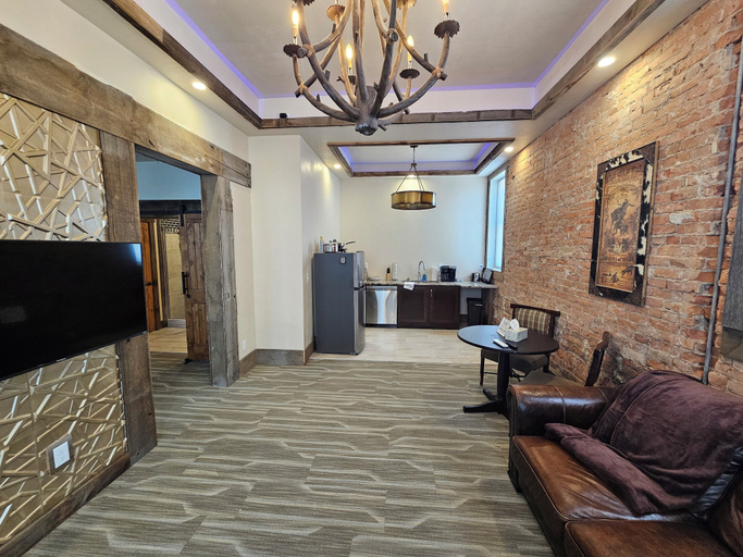 Others 5, Eaglescape Suites and Event Center, Custer