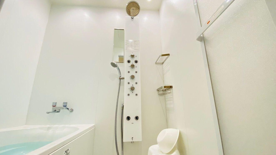 Bathroom 3, Lalamare Kouri, Nakijin