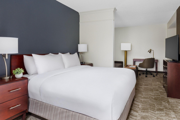 Bedroom 4, SpringHill Suites Manchester-Boston Regional Airpt, Hillsborough