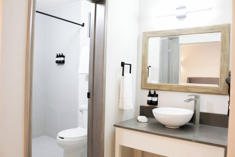 Bathroom 3, Casa Doper Relox, Allende