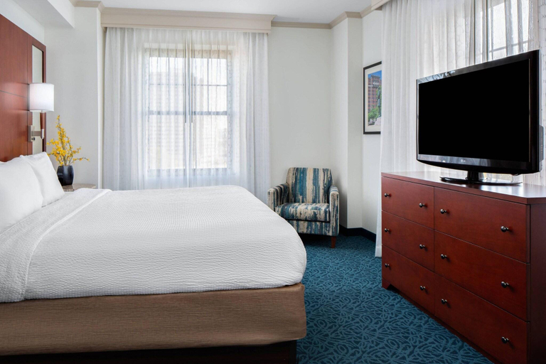 Bedroom 3, Residence Inn Cincinnati Downtown/The Phelps, Cincinnati