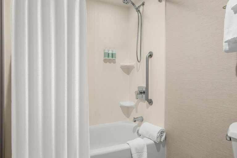 Bathroom 5, Courtyard by Marriott Downtown Boise, Ada