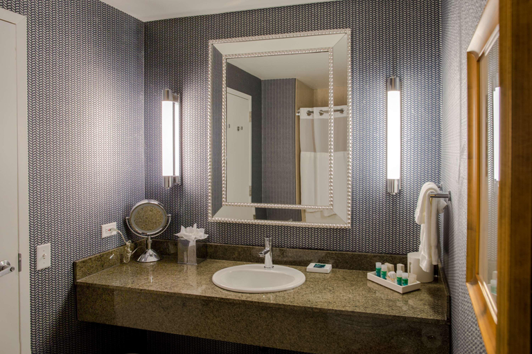 Bedroom 4, Kinzie Hotel, Cook