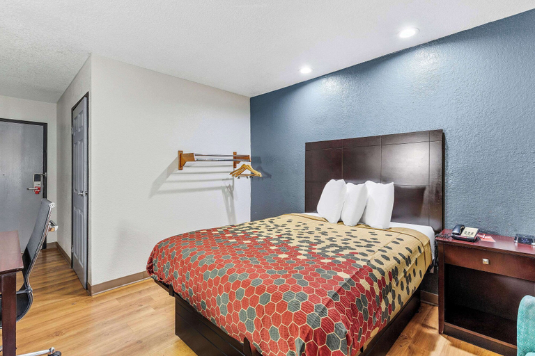 Others 5, Econo Lodge Akron Copley Northwest, Summit