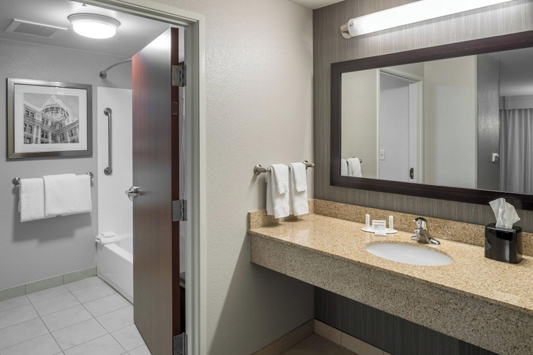 Bathroom 4, Courtyard by Marriott Austin Parmer/Tech Ridge, Travis