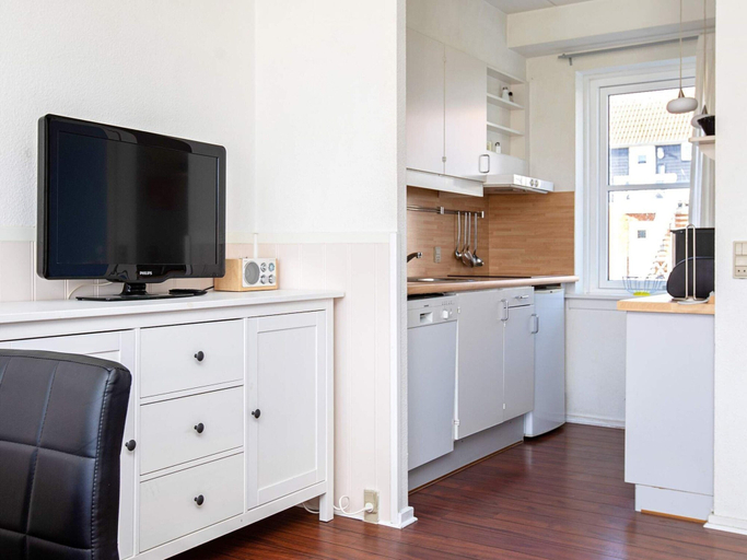 Private kitchen, 6 Person Holiday Home on a Holiday Park in Borre, Vordingborg