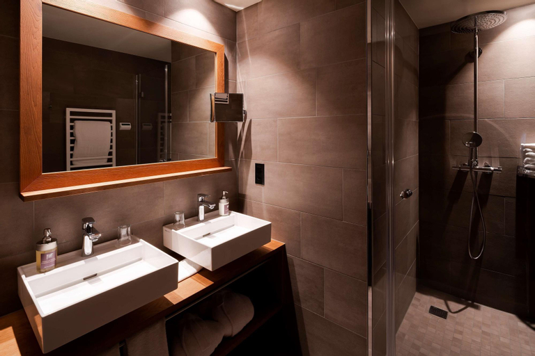 Bathroom 6