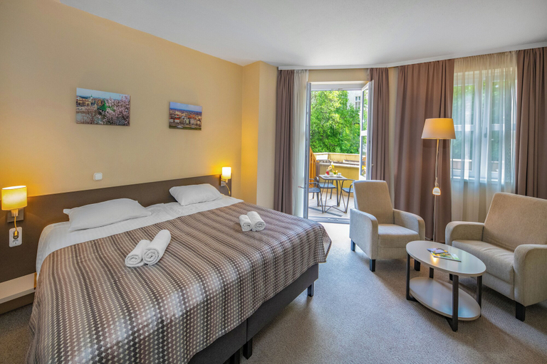 Bedroom 2, Corvin Hotel Budapest - Corvin wing, Budapesti