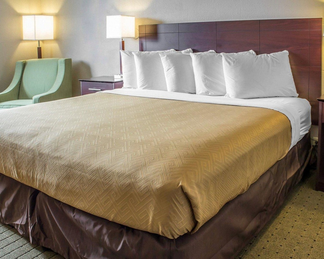 Bedroom 2, Econo Lodge Ames, Story