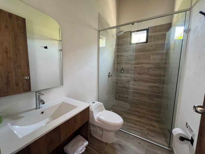 Bathroom 4, Viajero Guatapé Hostel & Lake Club, Peñol