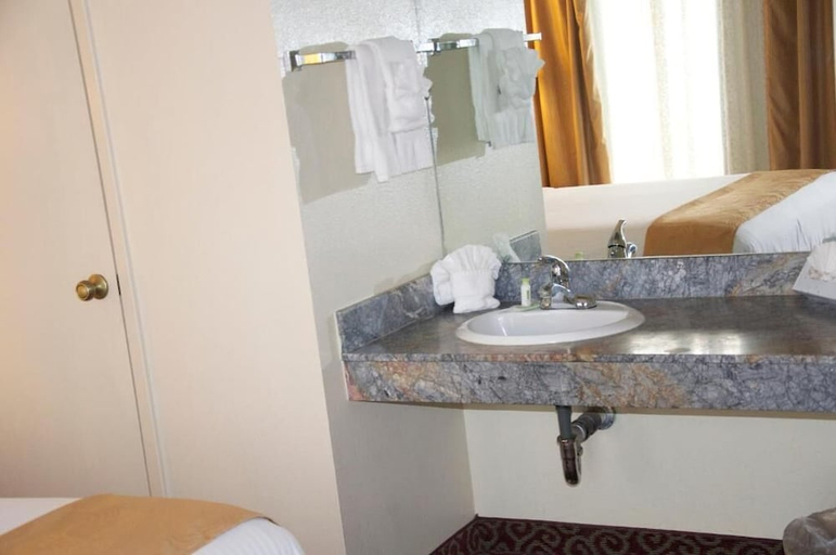 Bathroom 2, Barcelona Suites, Bernalillo