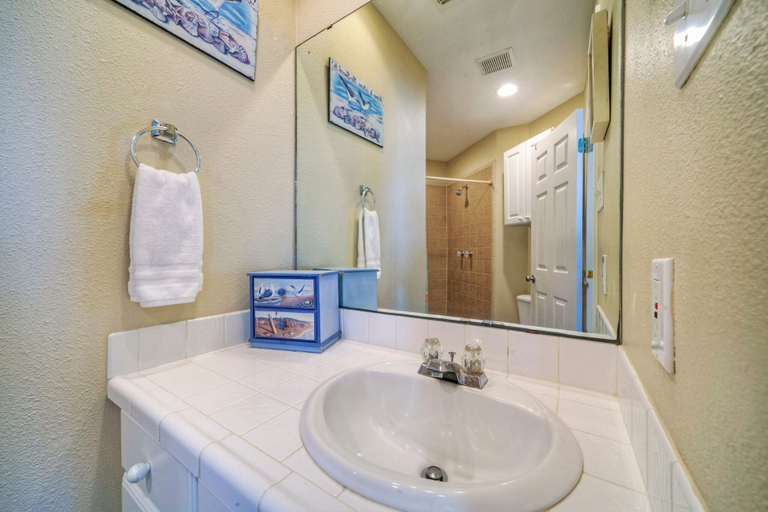 Bathroom 3, Holiday Beach House by Avantstay Pool + Beach, Nueces