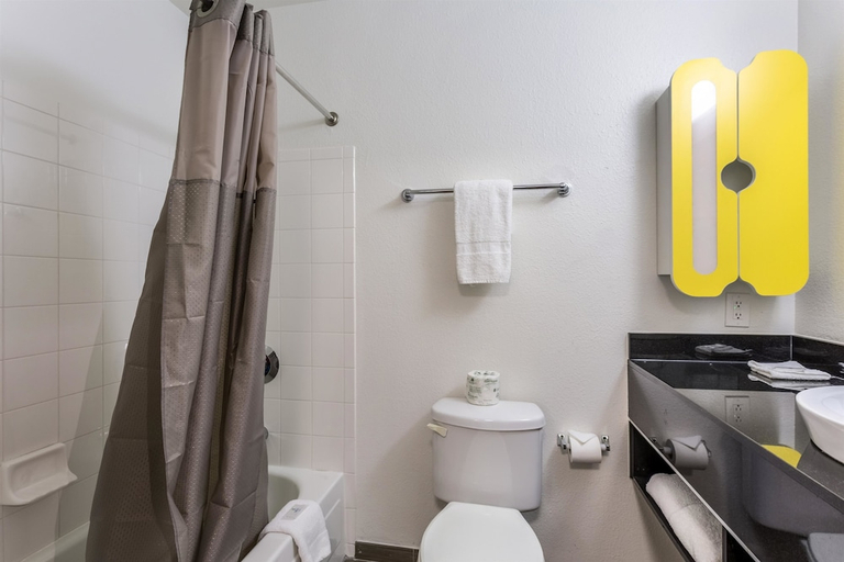 Bathroom 4, Studio 6 Albuquerque, NM - North, Bernalillo
